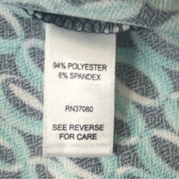 Teal and Navy Patterned Sleeveless Top. Great for Layering with a Cardigan! - Picture 6 of 7